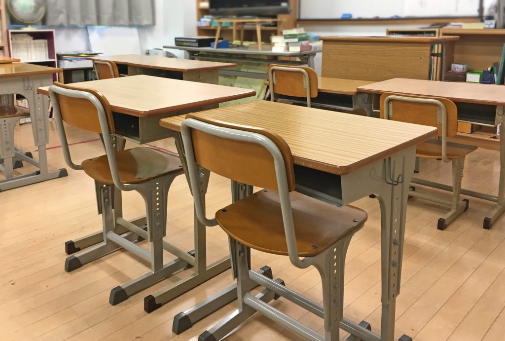 学校でもやっているのに、なぜ教室に通うの？